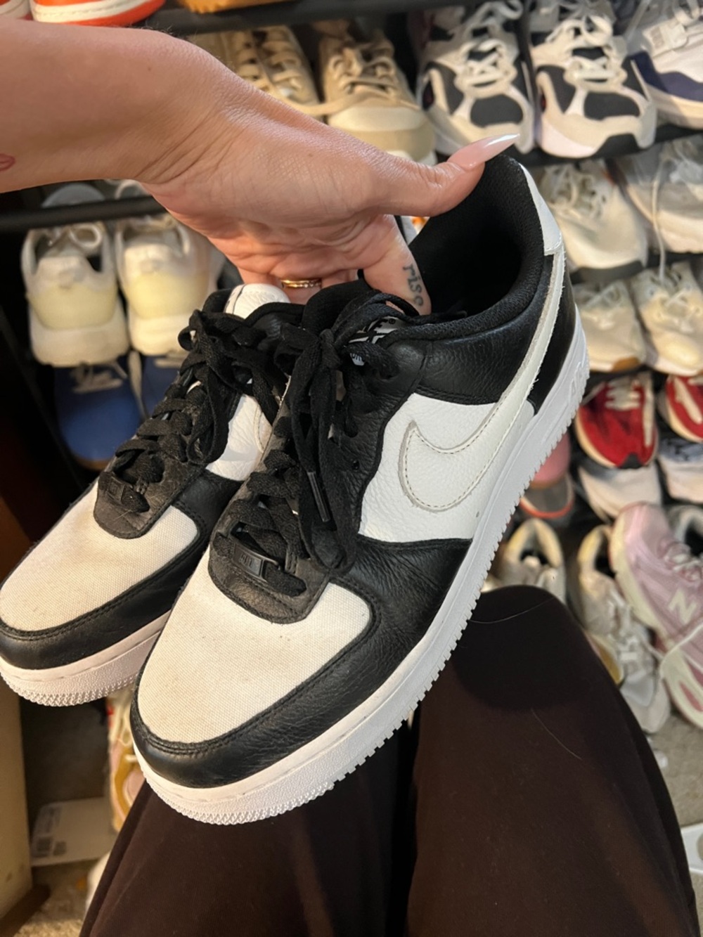 Nike Black & White Low-Top Leather Sneakers - Men